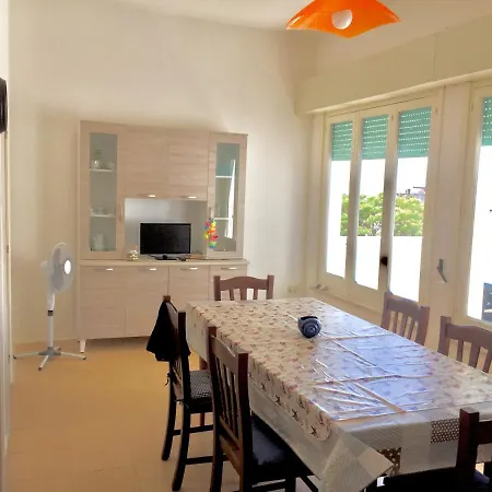 アパート Ameli Appartment's リド・マリーニ